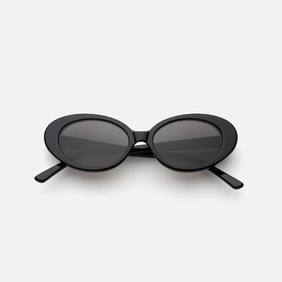 Lu Goldie Jeanne Sunglasses - Picture 10 of 14